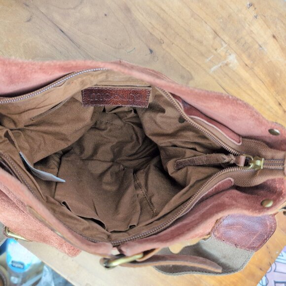 Mo & Co Suede leather Crossbody Bag - Picture 3 of 8